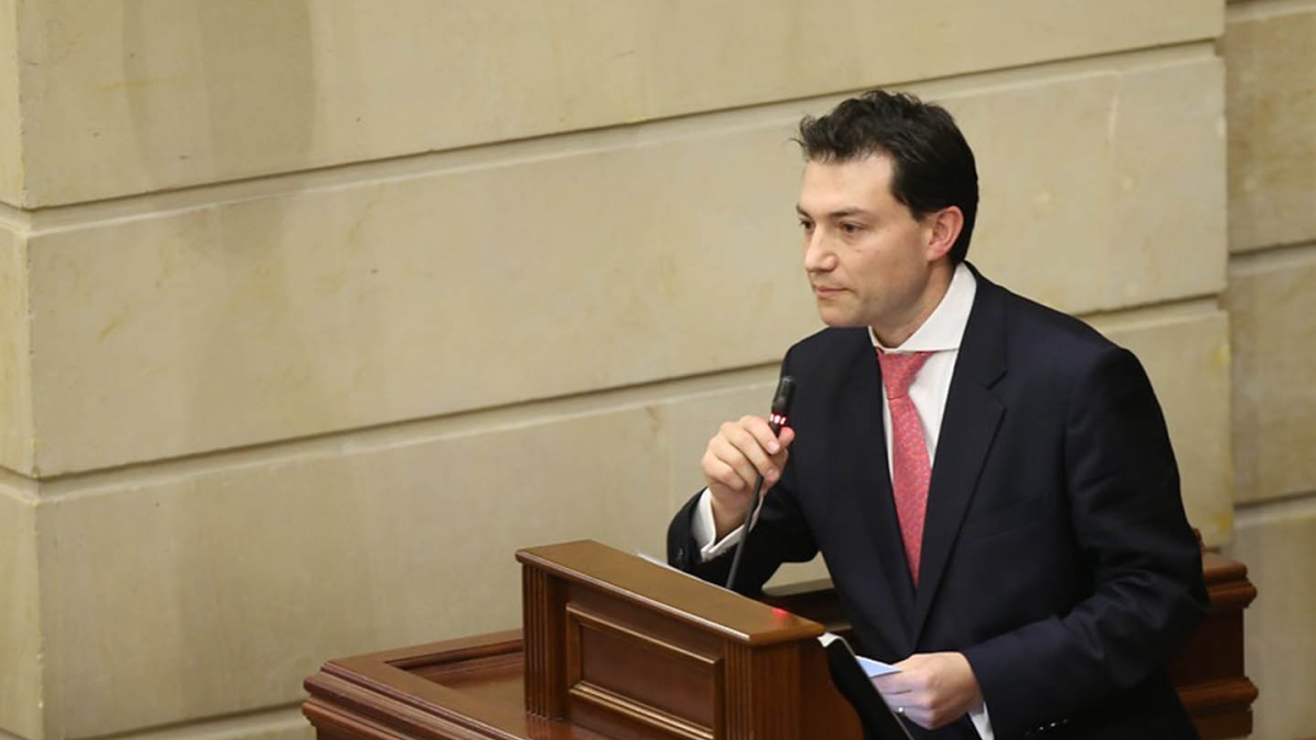 Carlos Felipe Córdoba cuestiona al Gobierno Petro por “desmoralización” de la fuerza pública y exige acciones contundentes