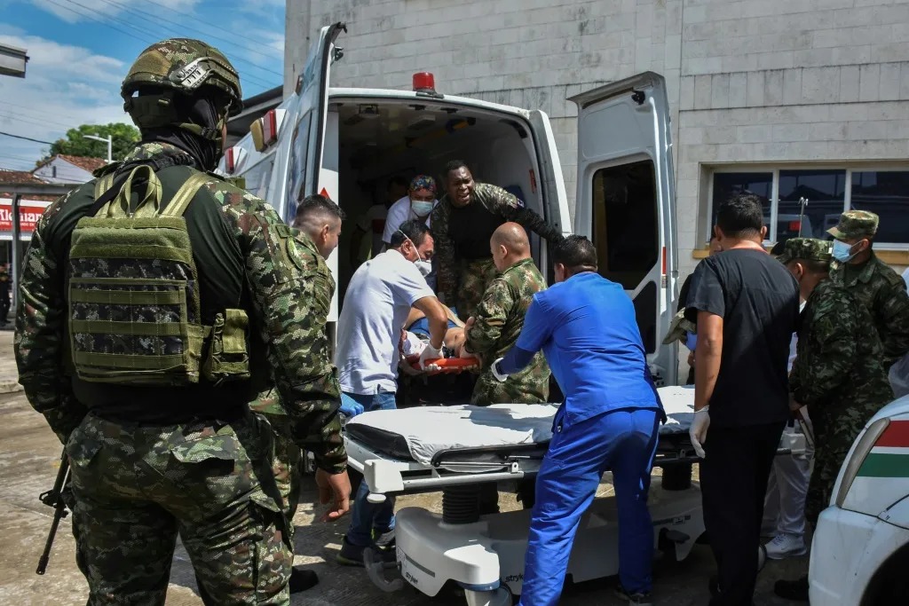 Dolor en el Ejército tras ataque del ELN con drones que cobró la vida de tres soldados en El Carmen